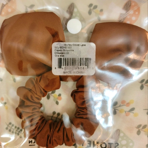 Stoney Clover Scrunchie - Picture 2 of 2